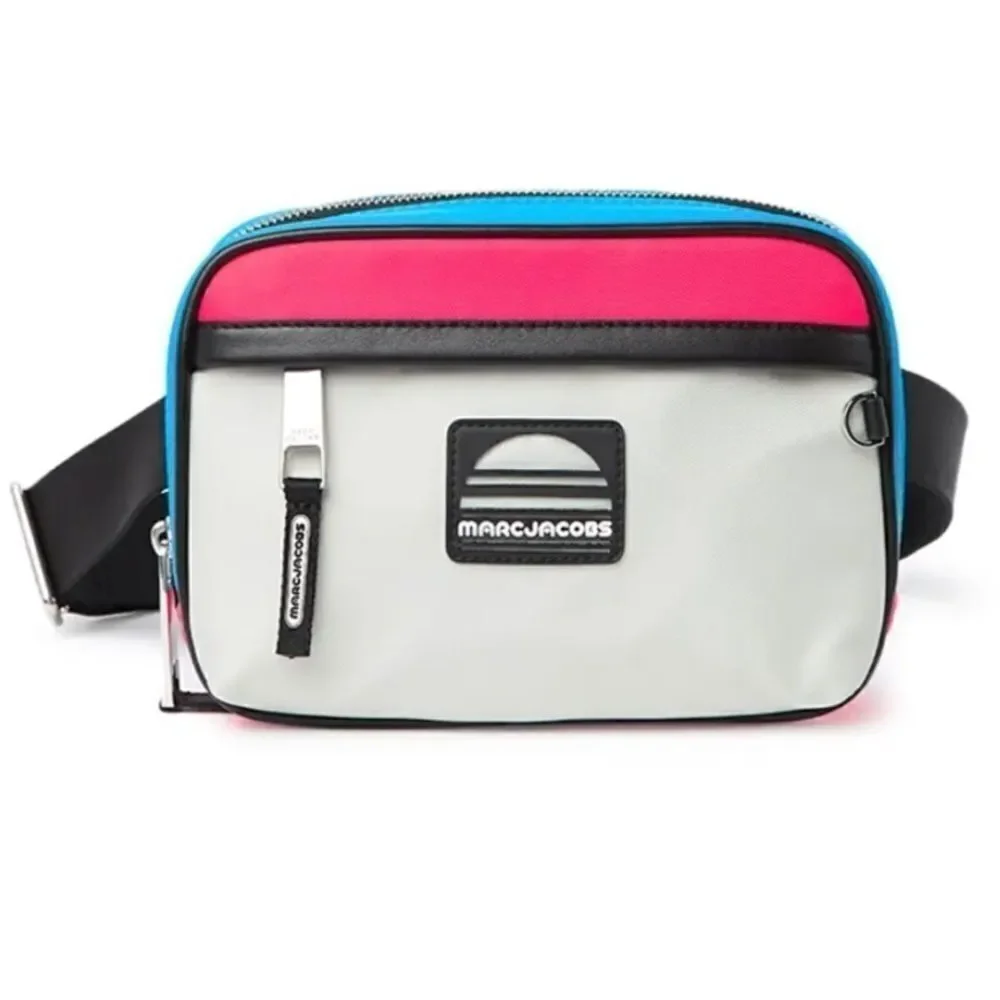 Marc Jacobs 90’s inspired Sport Belt Bag.